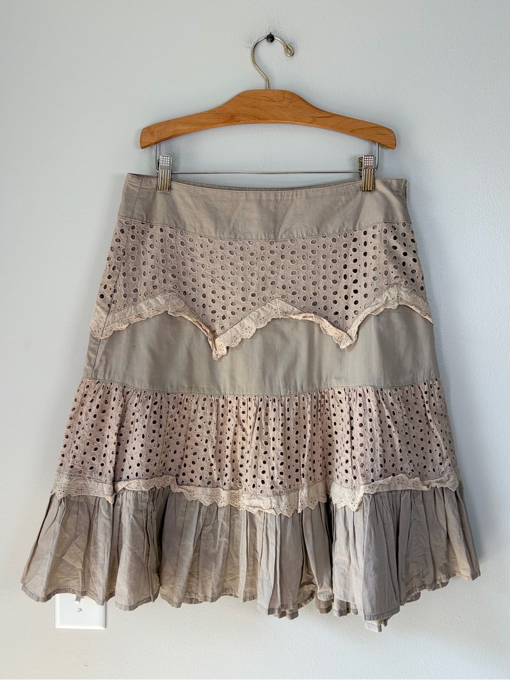 Candie's Taupe Eyelet Lace Tiered Skirt Boho Rustic Fairy Ruffle Y2K Ren Fair